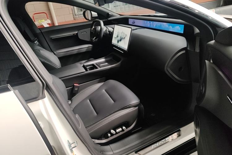Used Avatr 12 2025 Max Extended-Range Edition Right Front Seat