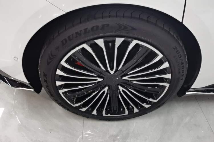 Used Avatr 12 2025 Updated Ultra All-Electric Four-Wheel Drive Right Rear Wheel Hub