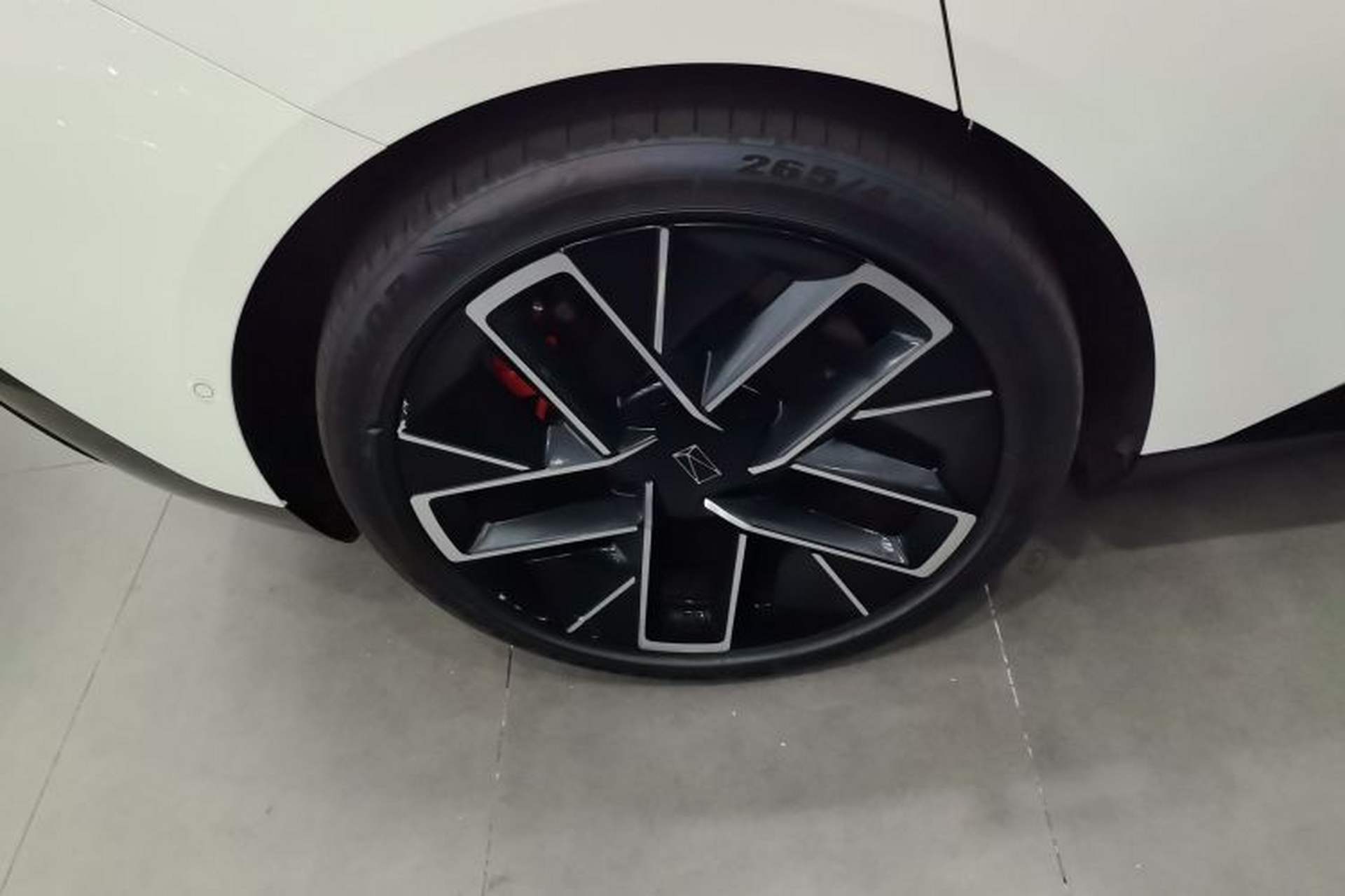 Used Avatr 12 2025 Max All-Electric Version Right Rear Wheel Hub