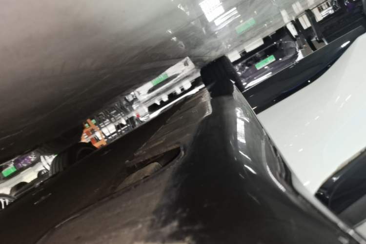 Used Avatr 12 2025 Updated Ultra All-Electric Four-Wheel Drive Right Side Sill