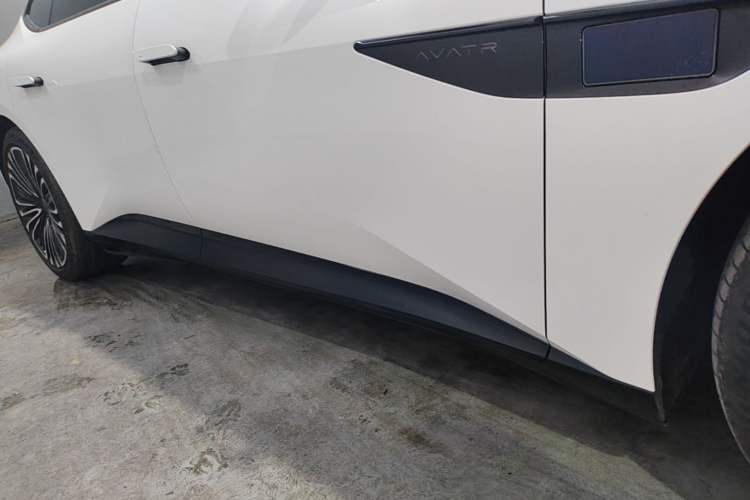 Used Avatr 12 2025 Ultra Extended-Range Edition Right Side Sill