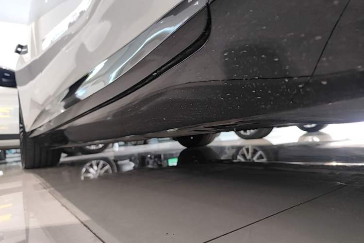 Used Avatr 12 2025 Max Extended-Range Edition Right Side Sill