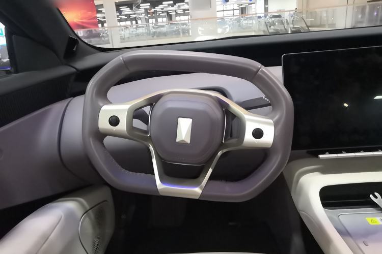 Used Avatr 12 2025 Ultra Extended-Range Edition Steering Wheel