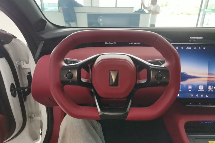 Used Avatr 12 2025 Ultra All-Electric Four-Wheel Drive Steering Wheel