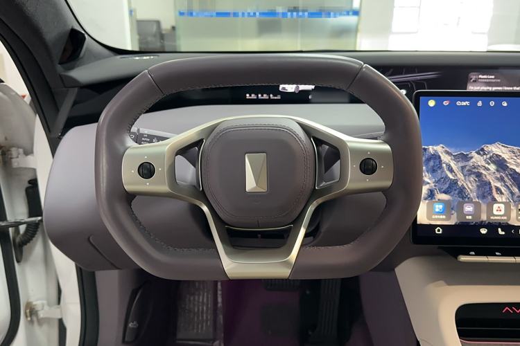 Used Avatr 12 2025 Ultra Extended-Range Edition Steering Wheel