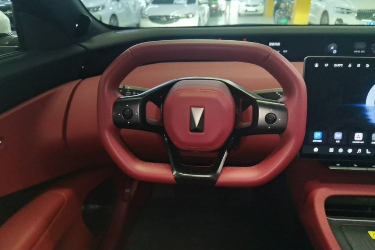 Used Avatr 12 2025 Updated Ultra All-Electric Four-Wheel Drive Steering Wheel