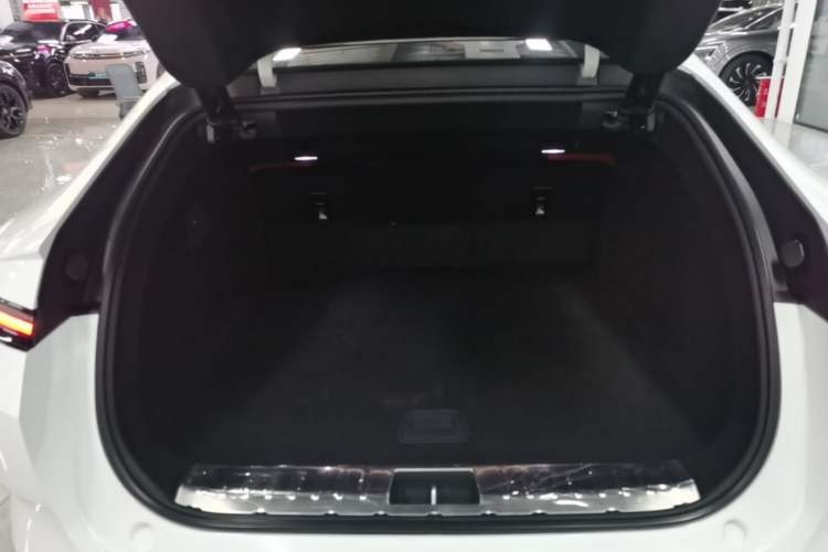 Used Avatr 12 2025 Year Updated Ultra Extended-Range Version Trunk