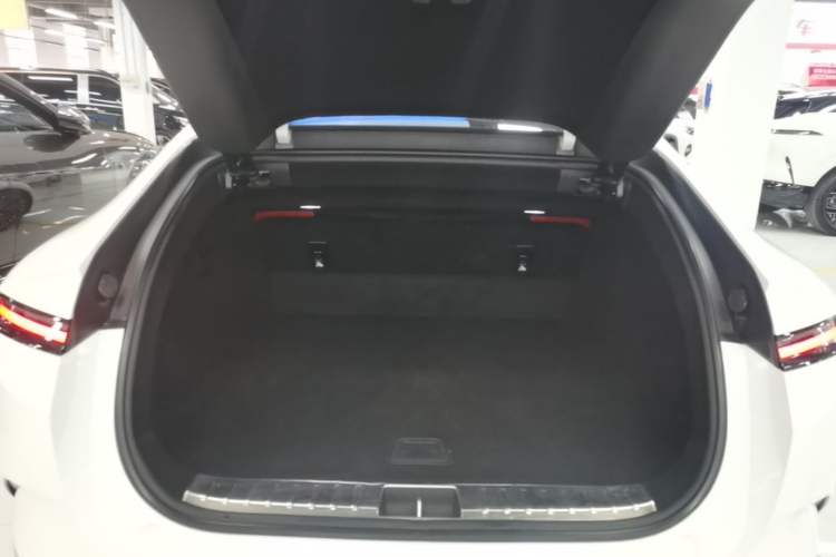 Used Avatr 12 2025 Year Updated Ultra Extended-Range Version Trunk