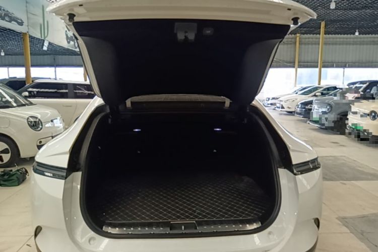 Used Avatr 12 2025 Year Updated Ultra Extended-Range Version Trunk