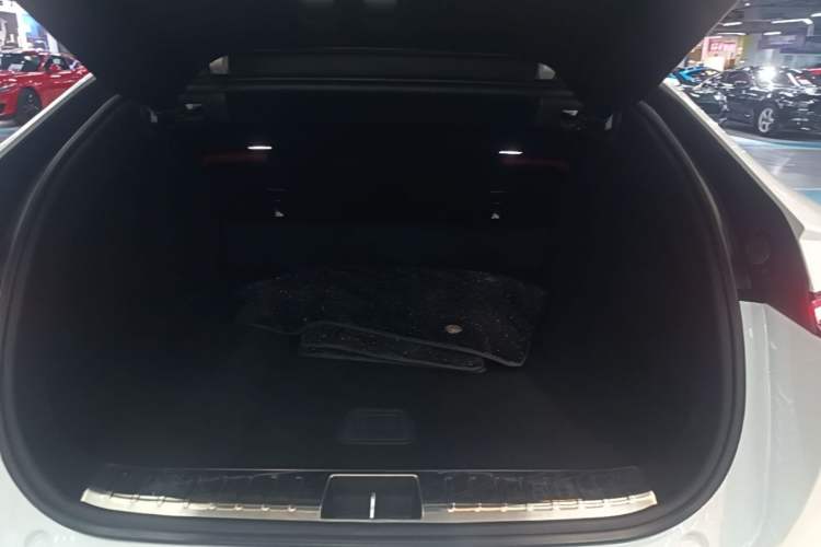 Used Avatr 12 2025 Year Updated Ultra Extended-Range Version Trunk