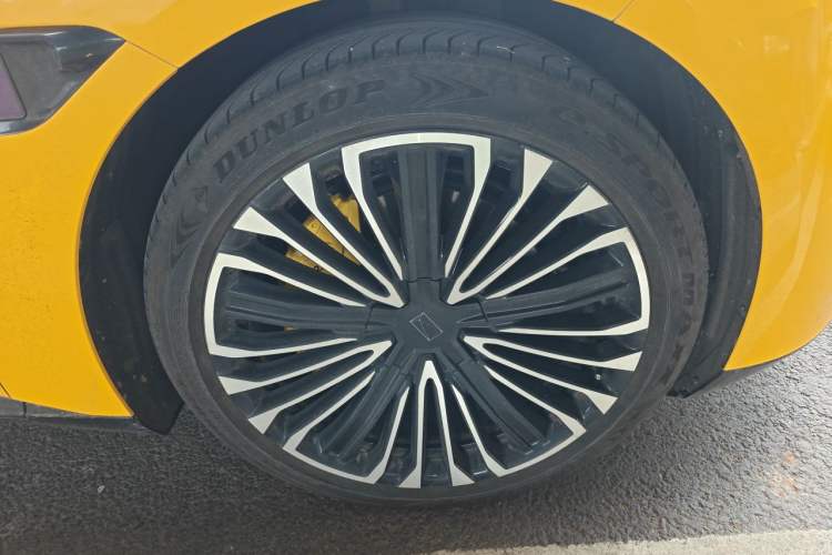 Used Avatr 12 2025 Year Updated Max All-Electric Version Right Front Wheel Hub