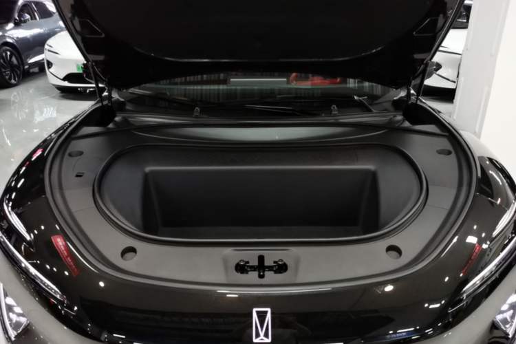 Used Avatr 12 2026 Revised Max Two-Motor Pure Electric Edition Engine Bay