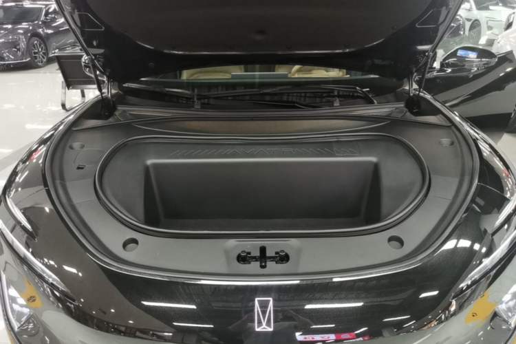 Used Avatr 12 2026 Ultra Pure-Electric All-Wheel-Drive Version Engine Bay