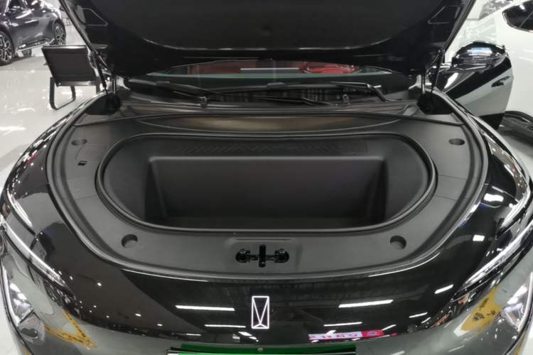 Used Avatr 12 2026 Ultra Pure-Electric All-Wheel-Drive Version Engine Bay