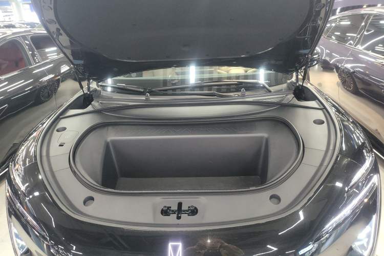 Used Avatr 12 2026 Ultra Pure-Electric All-Wheel-Drive Version Engine Bay