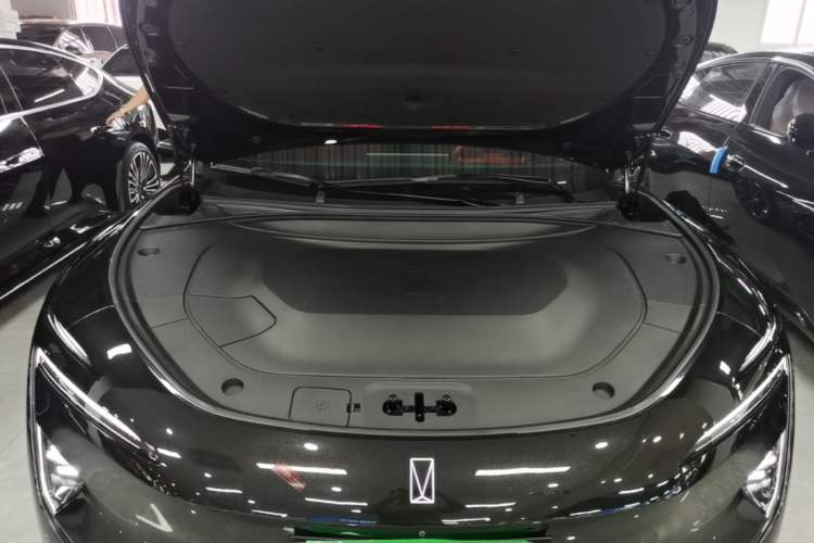 Used Avatr 12 2026 Ultra Range-Extended Version Engine Bay