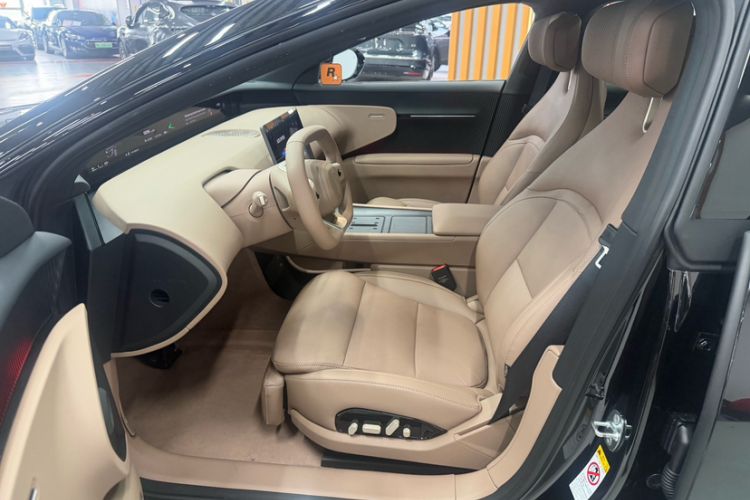 Used Avatr 12 2026 Ultra Pure-Electric All-Wheel-Drive Version Interior 1