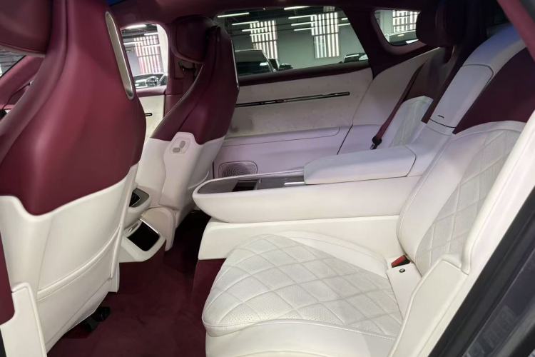 Used Avatr 12 2026 Royal Theater Edition Interior 3
