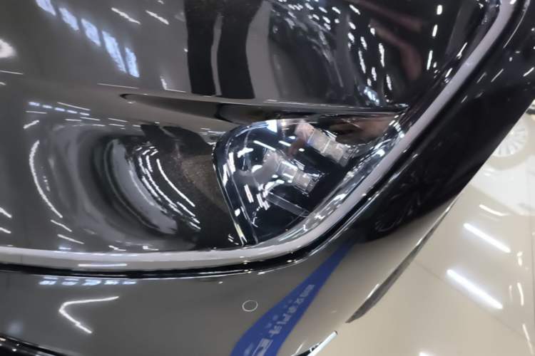 Used Avatr 12 2026 Ultra Pure-Electric All-Wheel-Drive Version Left Front Headlight
