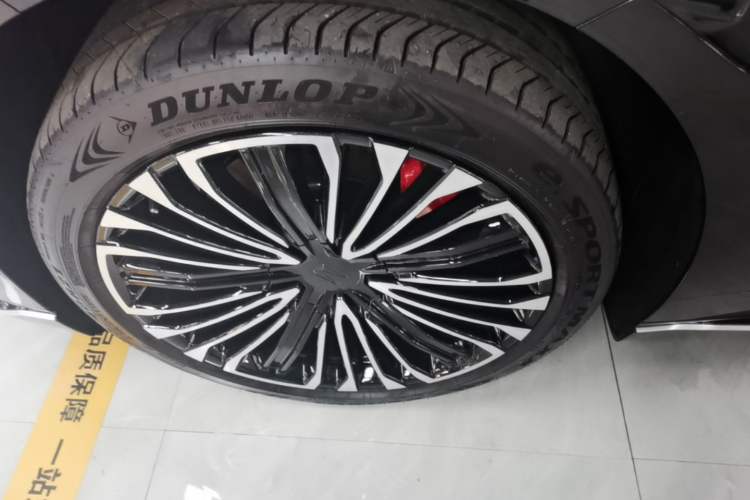 Used Avatr 12 2026 Ultra Pure-Electric All-Wheel-Drive Version Left Front Wheel Hub