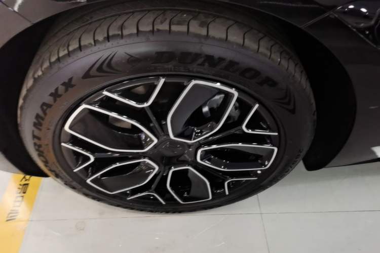 Used Avatr 12 2026 Max Pure-Electric Version Left Front Wheel Hub