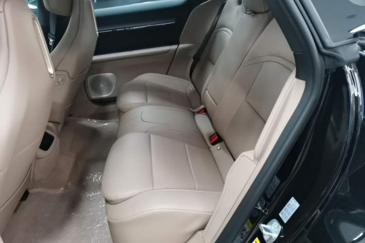 Used Avatr 12 2026 Ultra Pure-Electric All-Wheel-Drive Version Left Rear Seat