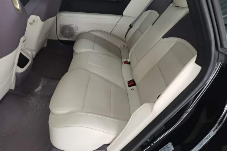 Used Avatr 12 2026 Ultra Pure-Electric All-Wheel-Drive Version Left Rear Seat