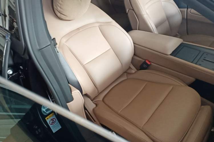 Used Avatr 12 2026 Ultra Pure-Electric All-Wheel-Drive Version Right Front Seat