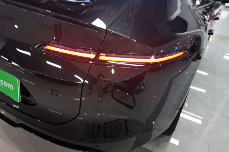 Used Avatr 12 2026 Ultra Pure-Electric All-Wheel-Drive Version Right Rear Taillight