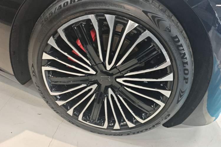 Used Avatr 12 2026 Ultra Pure-Electric All-Wheel-Drive Version Right Rear Wheel Hub