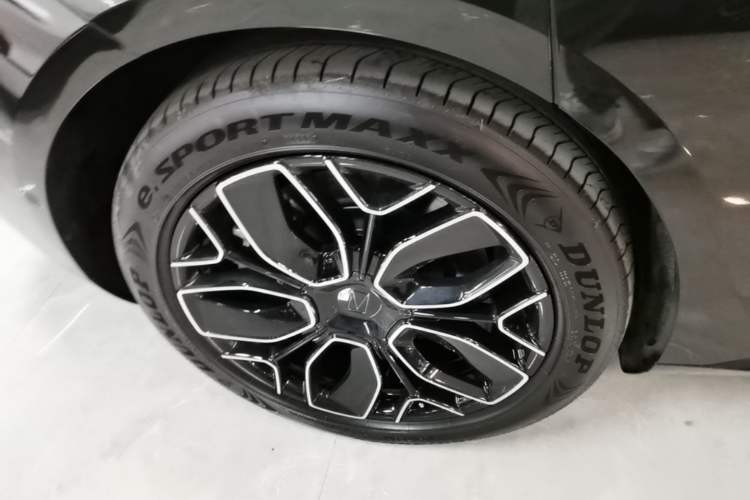 Used Avatr 12 2026 Revised Max Two-Motor Pure Electric Edition Right Rear Wheel Hub