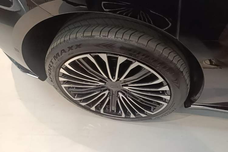 Used Avatr 12 2026 Ultra Pure-Electric All-Wheel-Drive Version Right Rear Wheel Hub