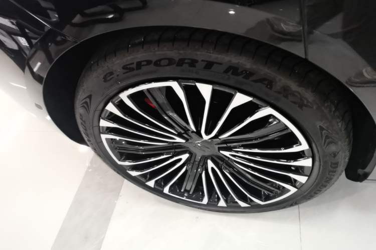Used Avatr 12 2026 Ultra Pure-Electric All-Wheel-Drive Version Right Rear Wheel Hub