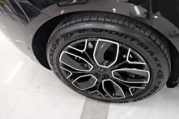 Used Avatr 12 2026 Revised Max Two-Motor Pure Electric Edition Right Rear Wheel Hub