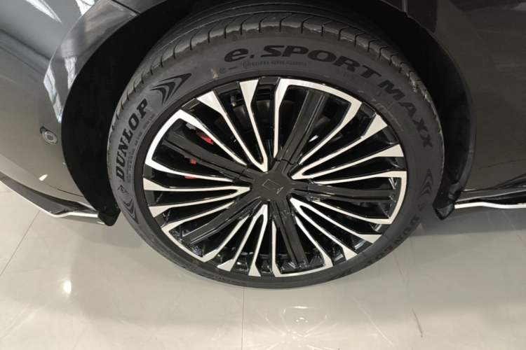 Used Avatr 12 2026 Ultra Pure-Electric All-Wheel-Drive Version Right Rear Wheel Hub