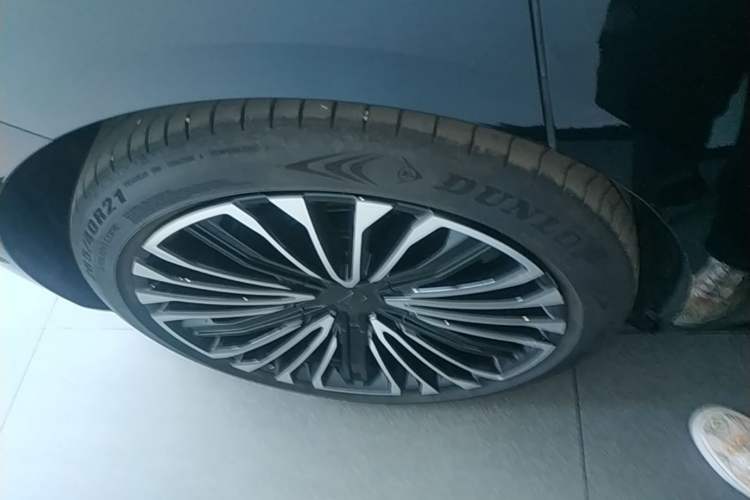 Used Avatr 12 2026 Ultra Pure-Electric All-Wheel-Drive Version Right Rear Wheel Hub