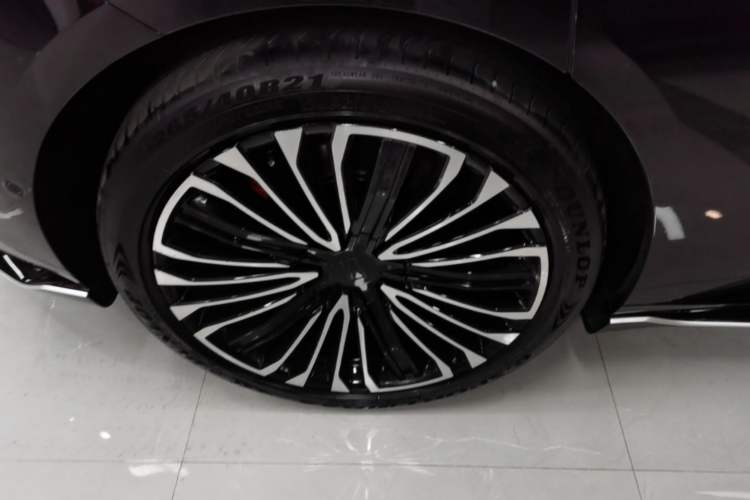 Used Avatr 12 2026 Ultra Pure-Electric All-Wheel-Drive Version Right Rear Wheel Hub