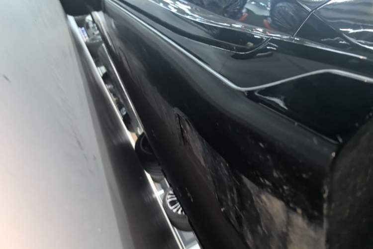 Used Avatr 12 2026 Ultra Pure-Electric All-Wheel-Drive Version Right Side Sill
