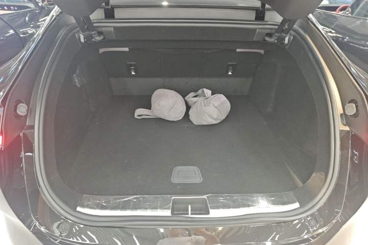 Used Avatr 12 2026 Ultra Pure-Electric All-Wheel-Drive Version Trunk