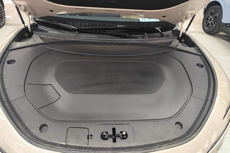 Used Avatr 12 2026 Ultra Range-Extended Version Engine Bay