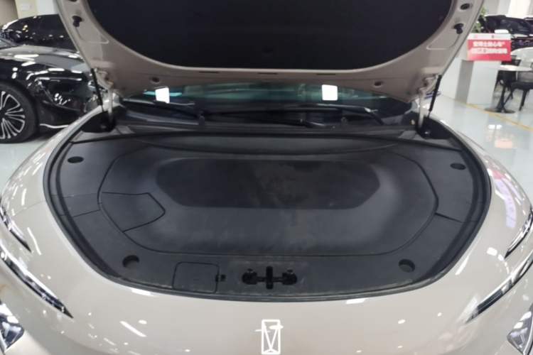 Used Avatr 12 2026 Ultra Range-Extended Version Engine Bay