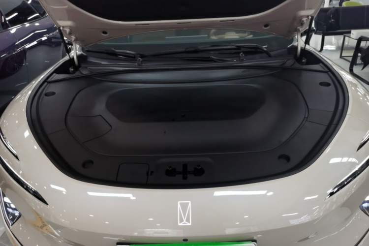 Used Avatr 12 2026 Ultra Range-Extended Version Engine Bay