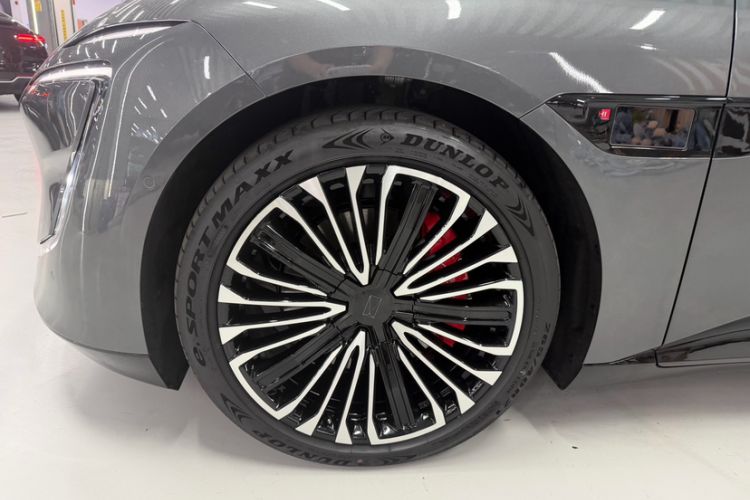 Used Avatr 12 2026 Ultra Pure-Electric All-Wheel-Drive Version Exterior 2