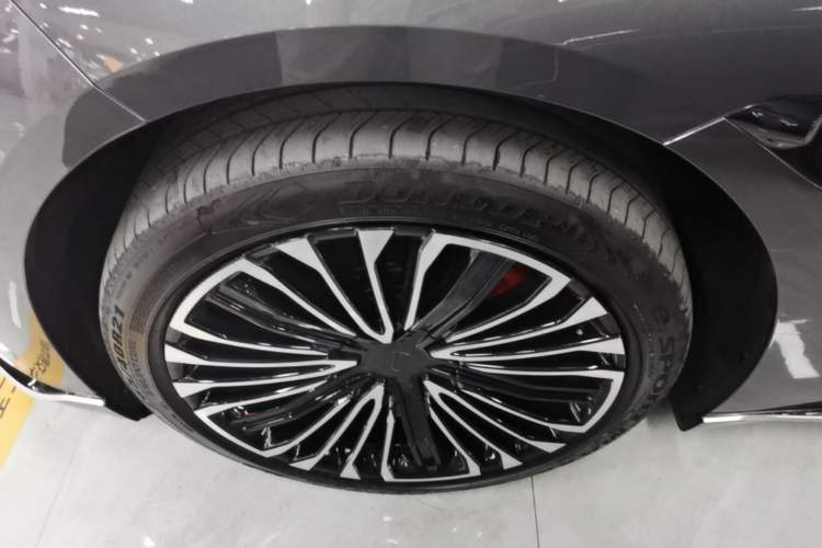 Used Avatr 12 2026 Ultra Pure-Electric All-Wheel-Drive Version Left Front Wheel Hub