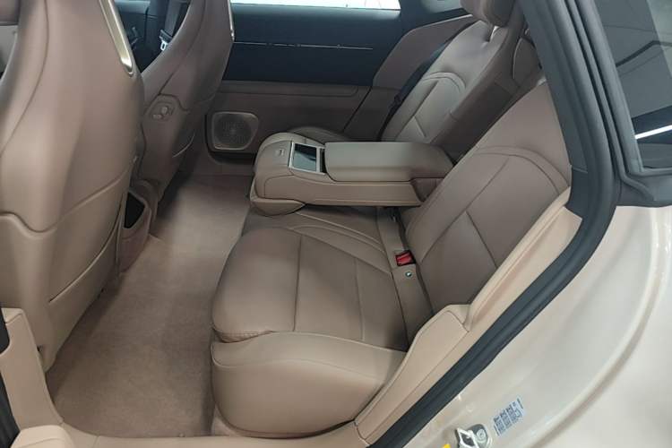 Used Avatr 12 2026 Ultra Range-Extended Version Left Rear Seat