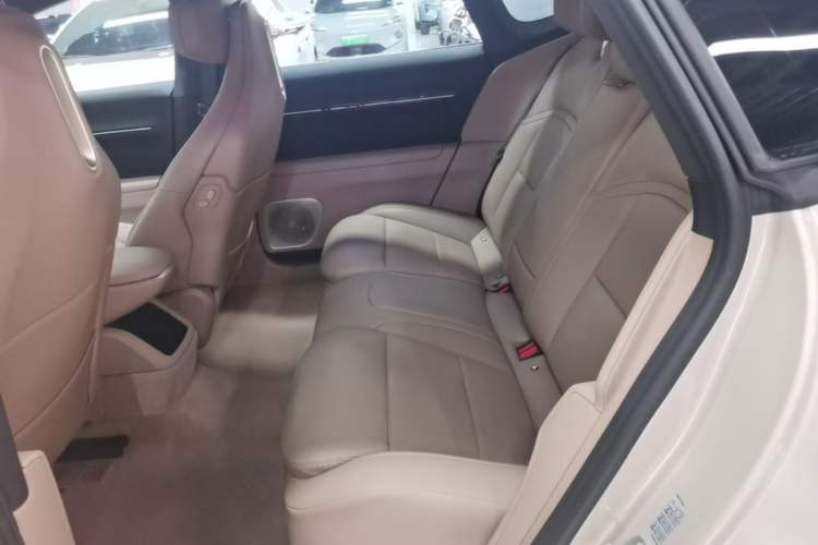 Used Avatr 12 2026 Ultra Range-Extended Version Left Rear Seat
