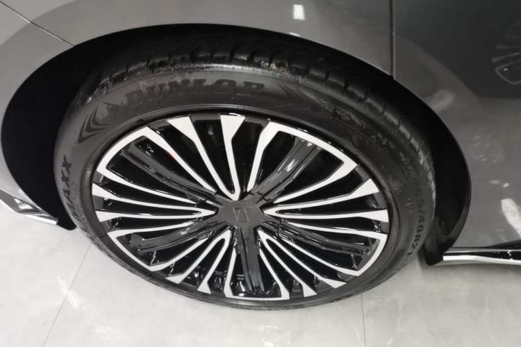Used Avatr 12 2026 Revised Max Two-Motor Range-Extending Edition Right Rear Wheel Hub