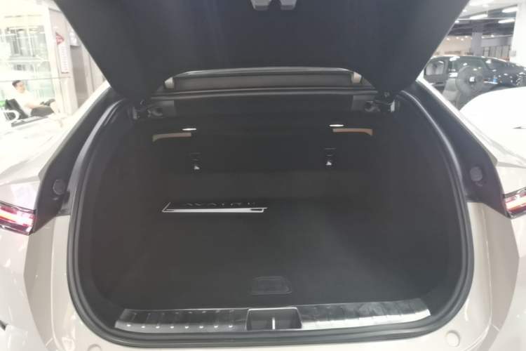 Used Avatr 12 2026 Ultra Range-Extended Version Trunk