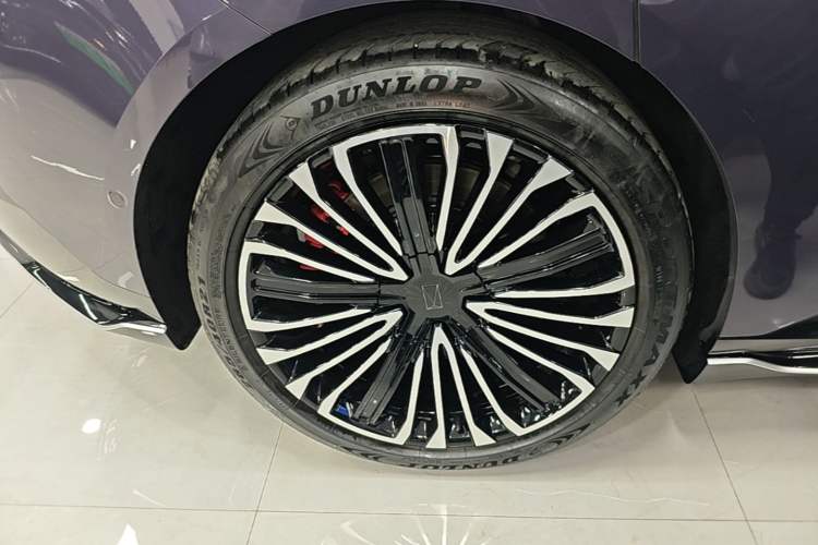 Used Avatr 12 2026 Revised Master Three-Motor Pure Electric Edition Right Rear Wheel Hub