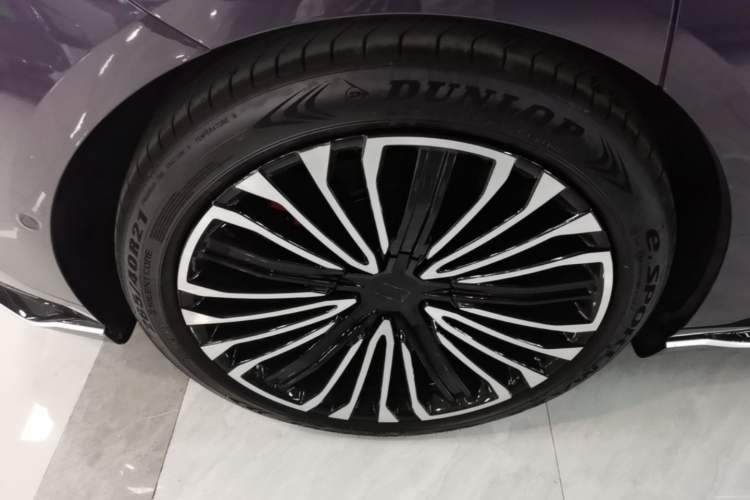 Used Avatr 12 2026 Revised Master Three-Motor Pure Electric Edition Right Rear Wheel Hub